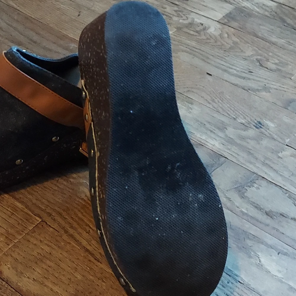 M&M 4 for $12 Shoes - Picture 5 of 9